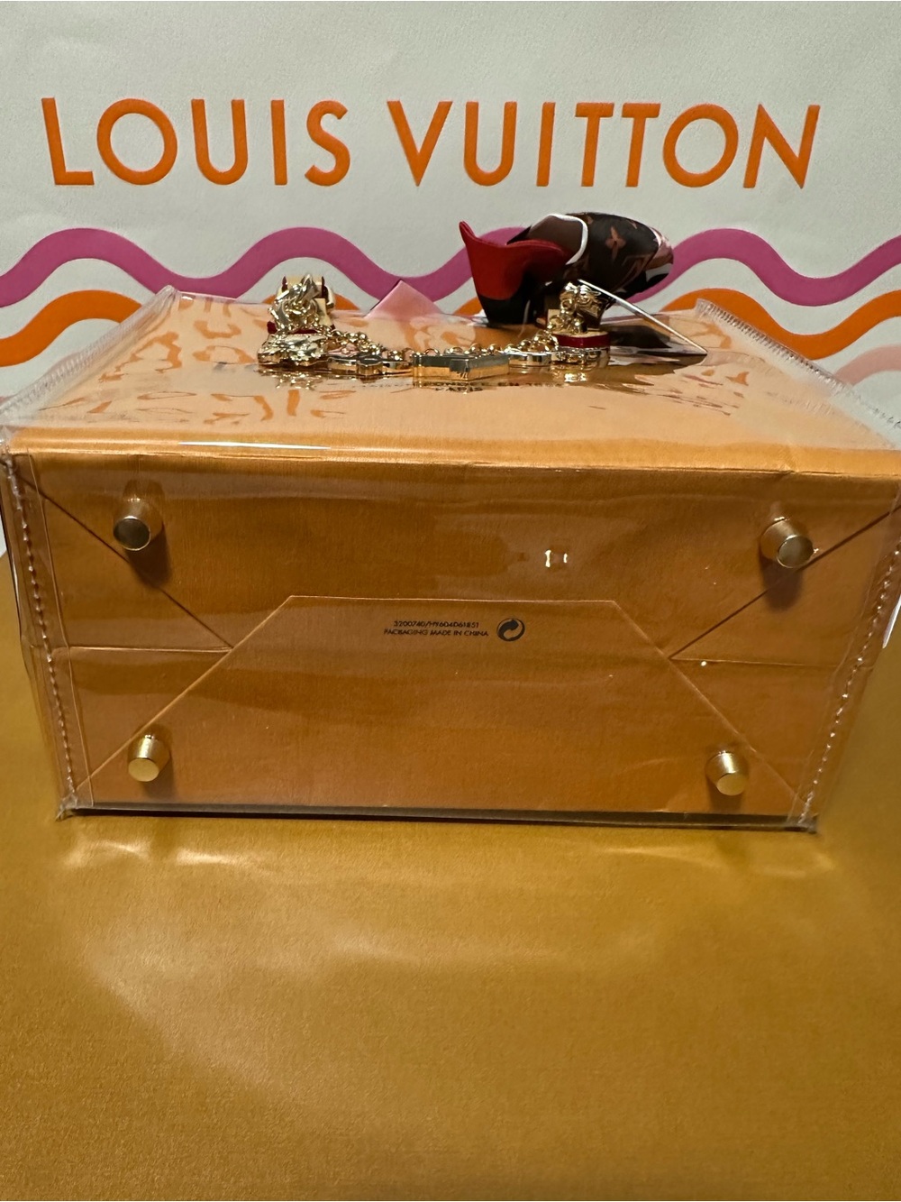 🧡💙🤩Louis Vuitton Gift Bag Tote with Bag Charm, Scarf & Key Chain🧡💙 - Picture 3 of 6